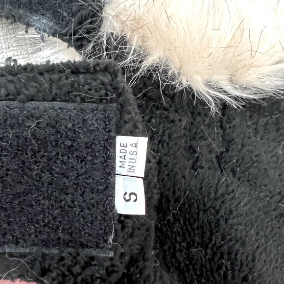 Susan Lanci Faux Fur Lining with Red Nouveau Bow (S) - Picture 3 of 6